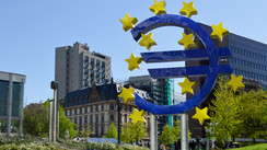 Euro Zone Business Activity nearing Growth amid Uneven Recovery