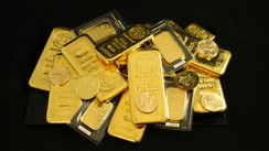 Examining the Ascending Gold Price Trend and Investment Possibilities