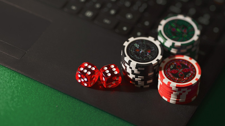 Maximize Your Chances of Winning Money at Online Casinos